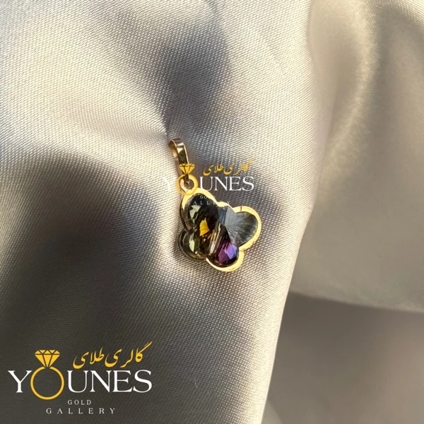 تصویر دوم آویز طلا سواروسکی پروانه ای سیاه نارنجی بنفش